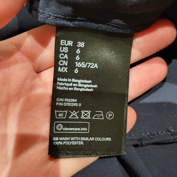 H&M navy paper bag shorts - Picture 3 of 5